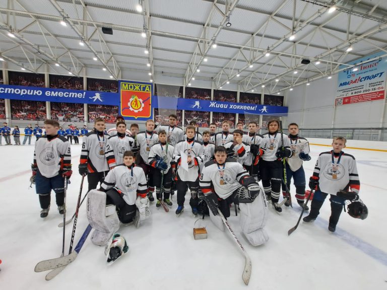 В городе Можга прошел турнир по хоккею «Хрустальная шайба»